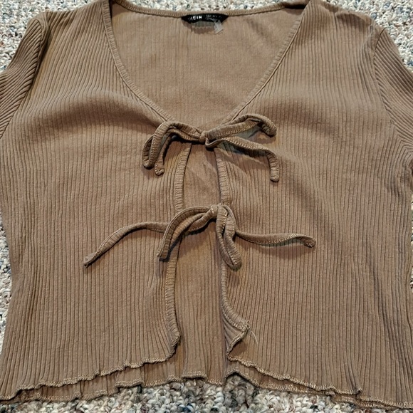 Women’s SHEIN Top - Picture 2 of 2